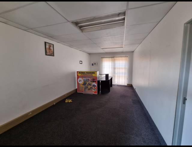 850M² BUILDING FOR SALE IN ALBERTON NORTH